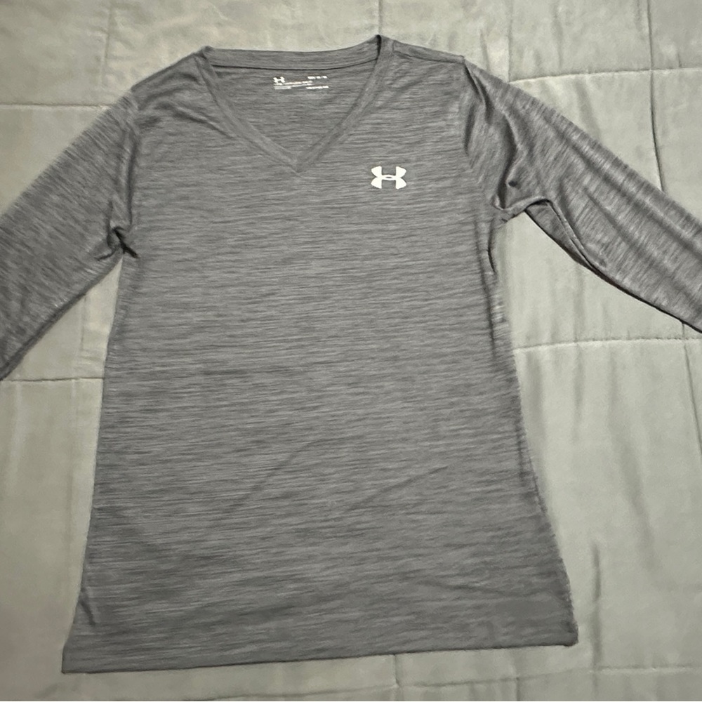 Women’s Under Armour Heat Gear long sleeve shirt